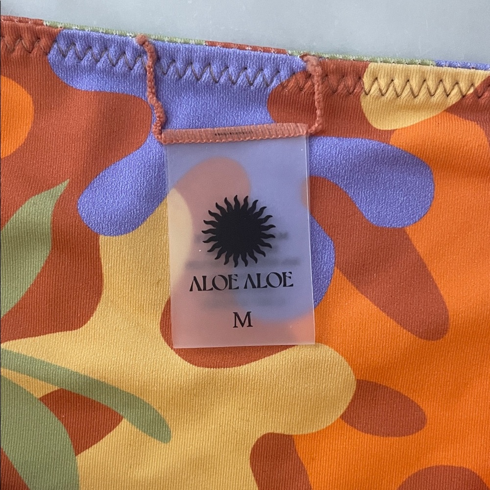 Aloe Aloe Hipster Bikini Bottom size Medium Shaved Ice Vibrant Reversible NWT - Picture 6 of 8